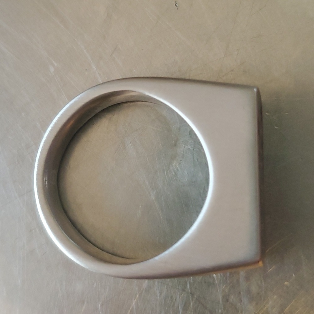 Alexander McQueen Ring - Picture 3 of 7